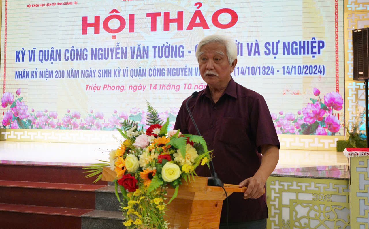 Nh&agrave; sử học Dương Trung Quốc - Ph&oacute; Chủ tịch ki&ecirc;m Tổng thư k&yacute; Hội KHLS Việt Nam ph&aacute;t biểu tại hội thảo - Ảnh: C.N